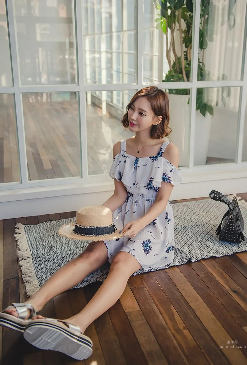 Korean Model Yeonjieun maybeach Casual Wear Series 4 photo 62