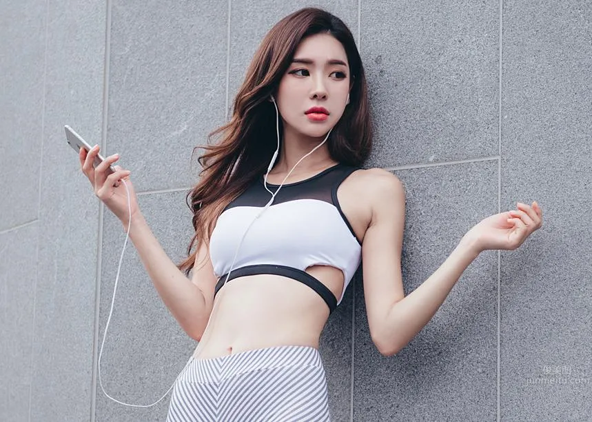 Korean Model Park Da Hyun Lologirl Sportswear Series One photo 20