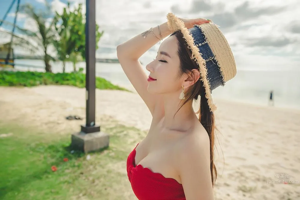 Li Yanjing - 2017 MayBeach Bikini Series Five photo 3
