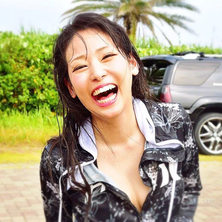 Climbs Mountains and Dives Seas! Sporty Beauty Riho Looks Amazing in Tight Bodysuit photo 17
