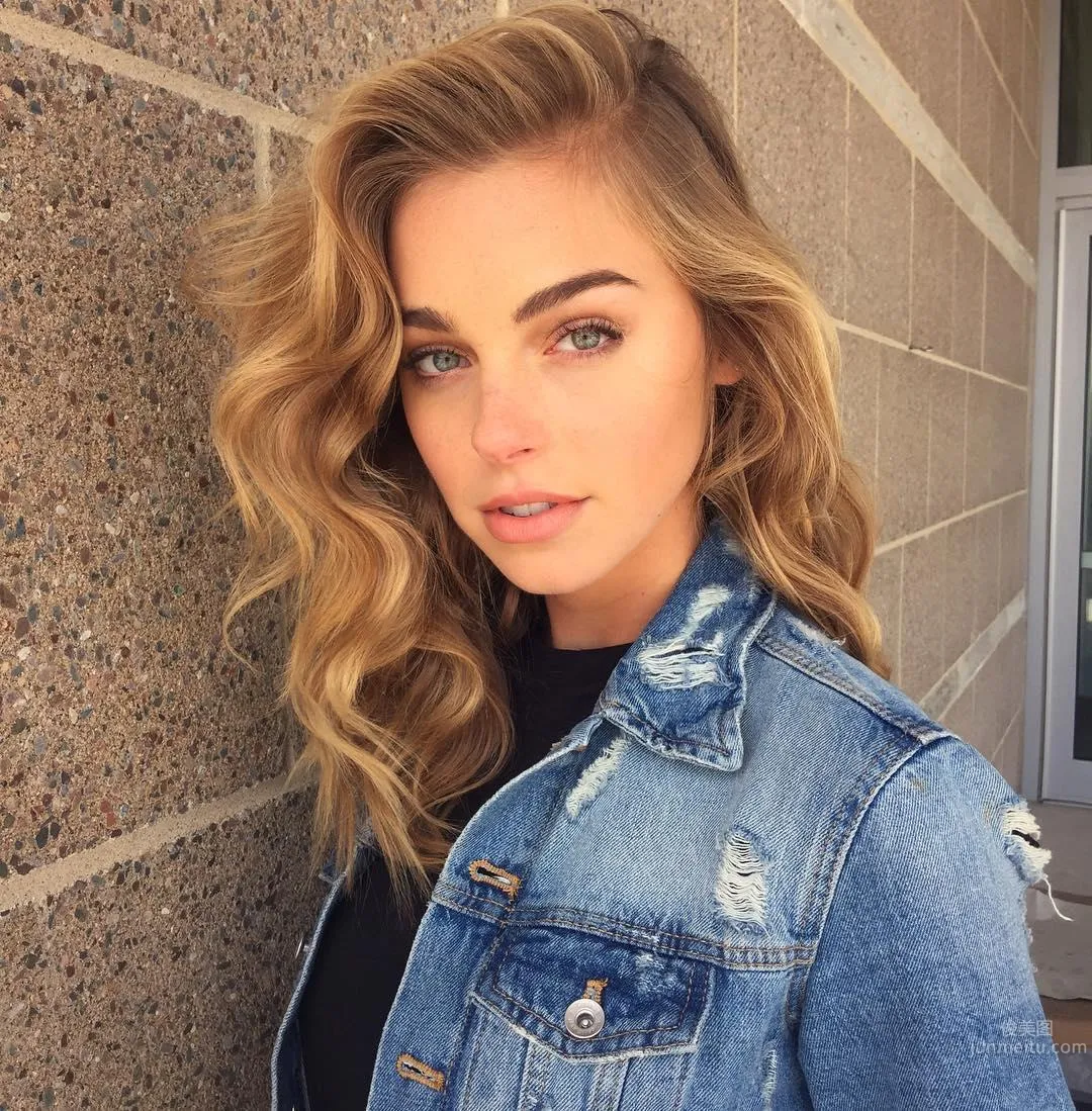 美國麗人Elizabeth Turner 暗藏不科學的好身材 23