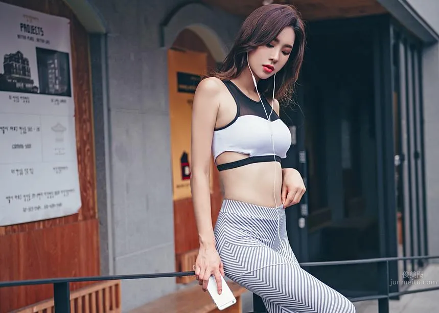 Korean Model Park Da Hyun Lologirl Sportswear Series One photo 18
