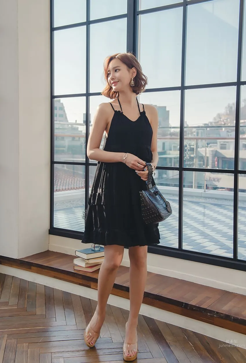 Korean Model Yeonjieun maybeach Casual Wear Series 4 photo 7