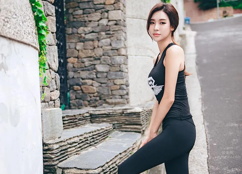 Korean Model Park Da Hyun Lologirl Sportswear Series One photo 5