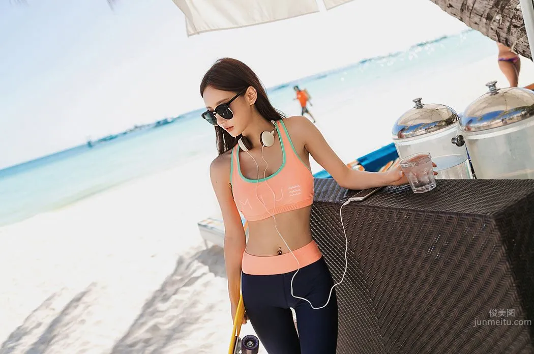 Son Yoon Joo - 2016 Refreshing Sportswear Series photo 1