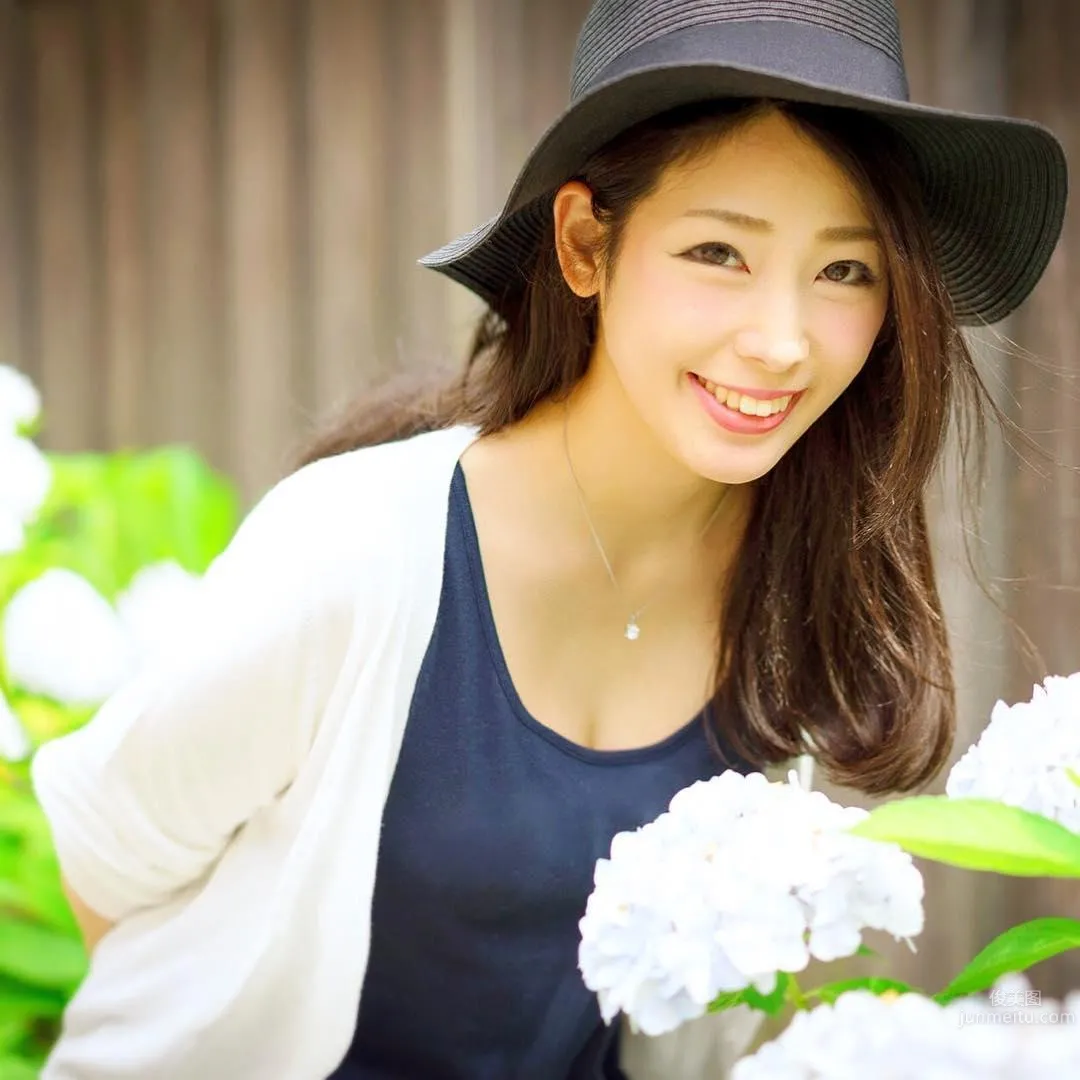 Climbs Mountains and Dives Seas! Sporty Beauty Riho Looks Amazing in Tight Bodysuit photo 15