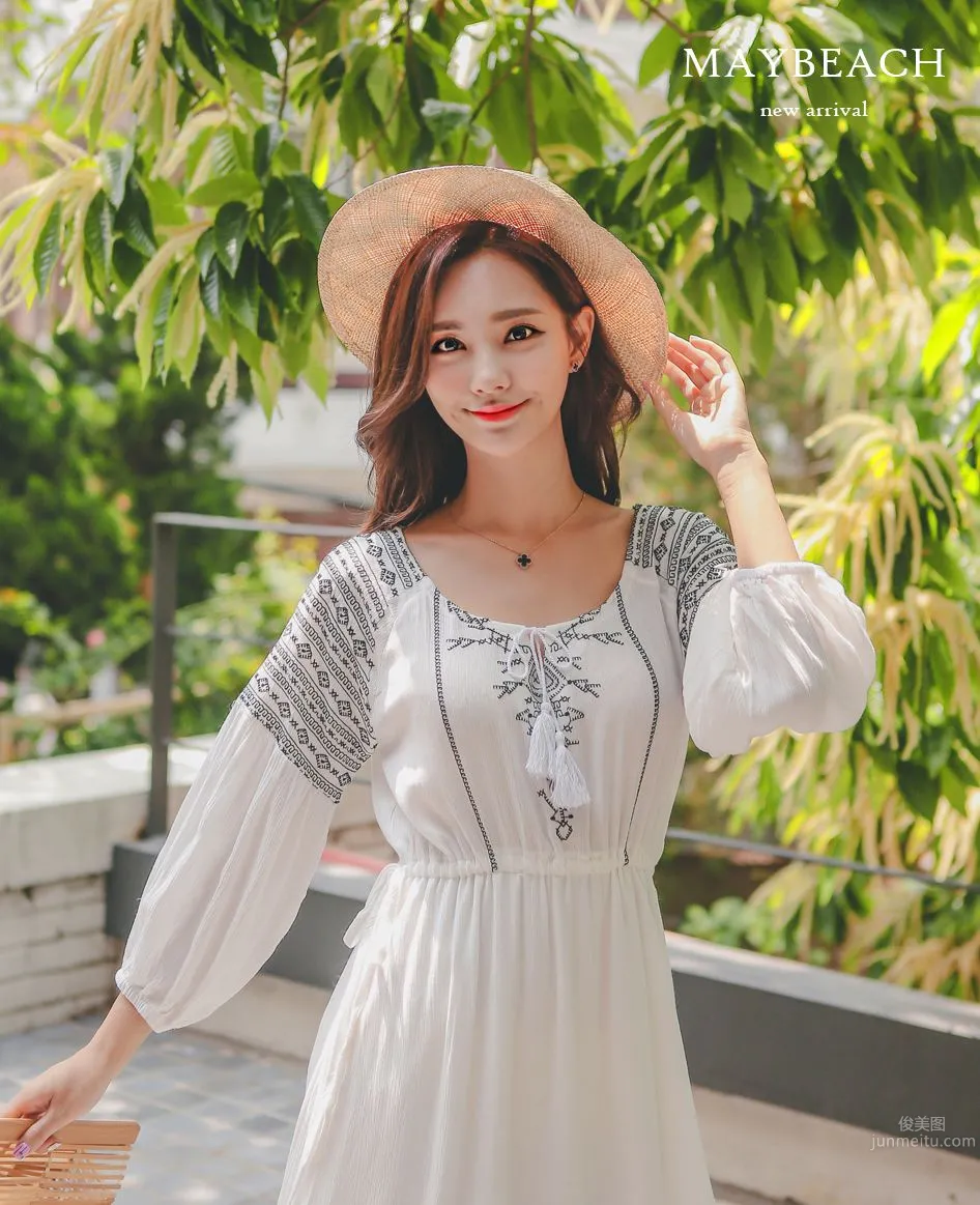 Korean Model Yeonjieun maybeach Casual Wear Series 3 photo 1