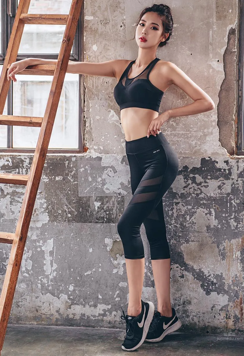 Korean Model Park Da Hyun Lologirl Sportswear Series One photo 69