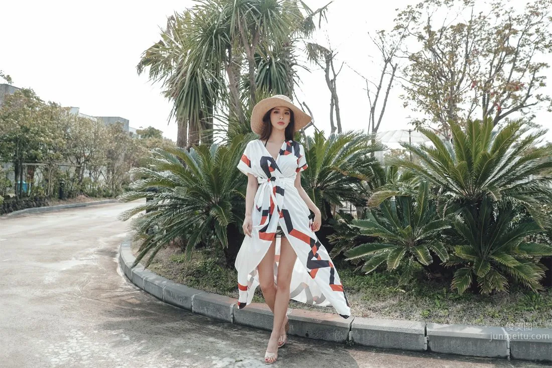 Park Da Hyun - Elegant Long Dress Photo Collage photo 75