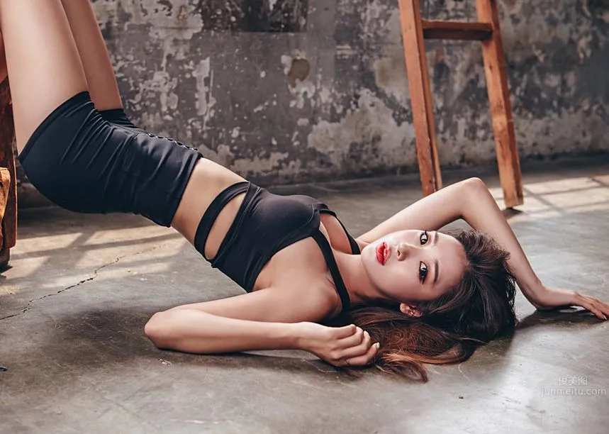 Korean Model Park Da Hyun Lologirl Sportswear Series Three photo 6