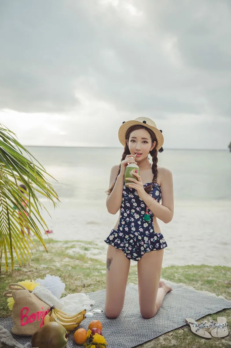 Lee Yeon Jeong - 2017 MayBeach Bikini Series Seven photo 34