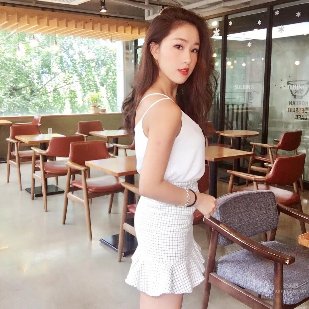 China Airlines Flight Attendant Beauty Kiona Swimsuit Unleashes Fierce Figure photo 16
