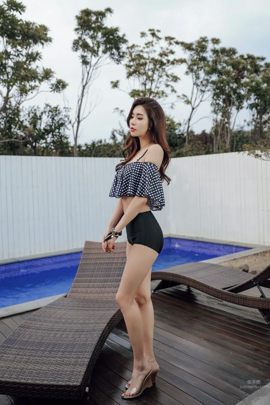 Park Da Hyun - Eranzi Bikini Series One photo 23