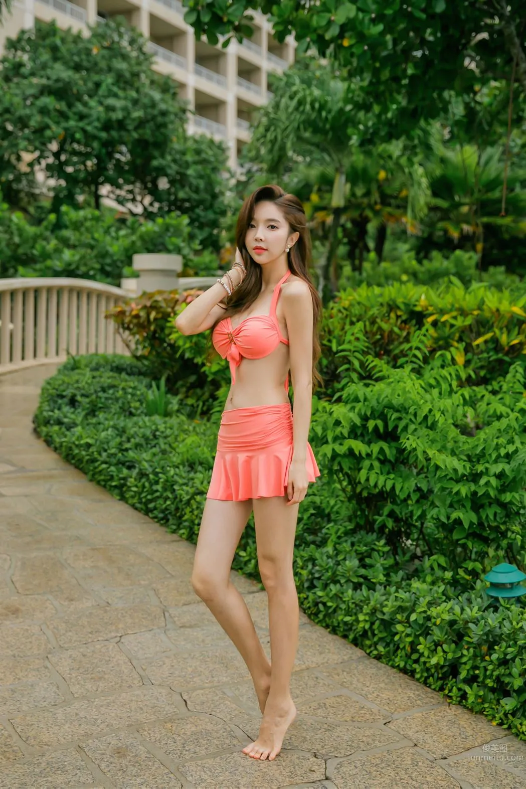 Park Soo Yeon, 2017 Swimsuit Series Gallery Two photo 3