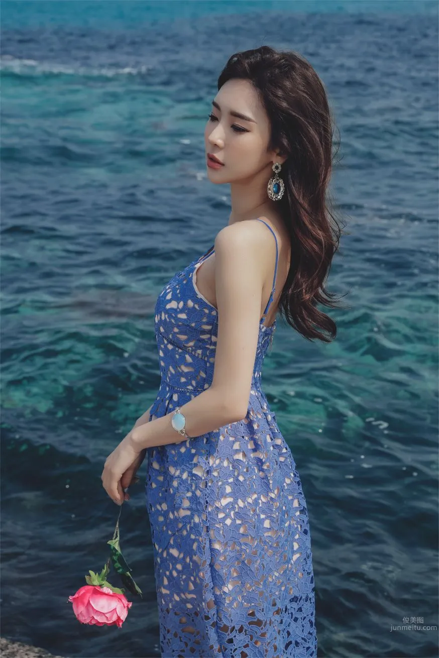 Park Da Hyun - Elegant Long Dress Photo Collage photo 38
