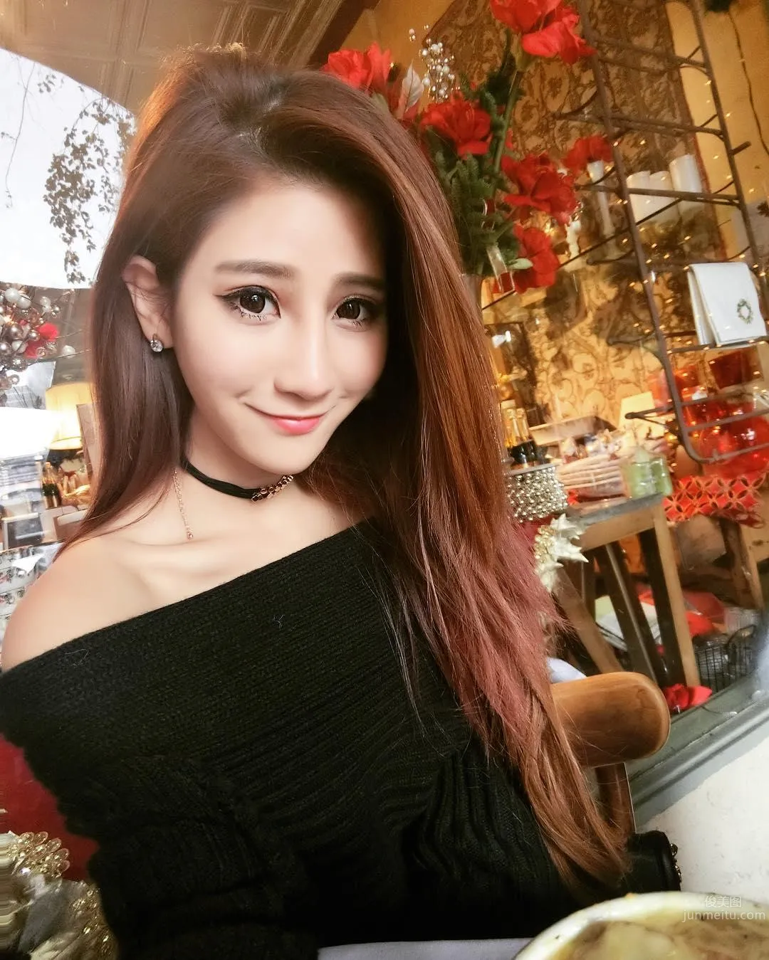 Lin Peiting: Photo Set 2024 photo 1