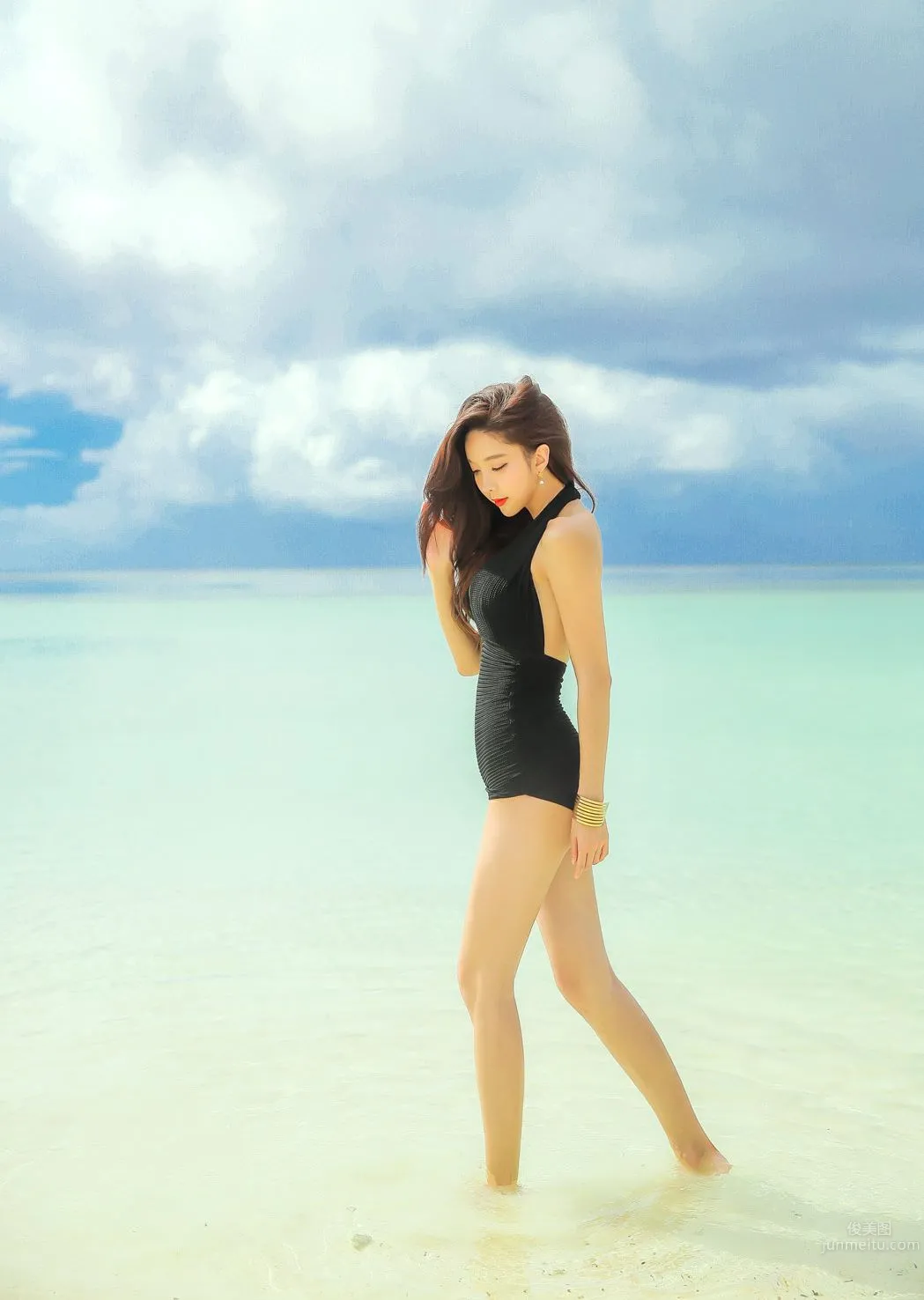 Park Soo Yeon - 2017 Swimwear Series Collection One photo 10