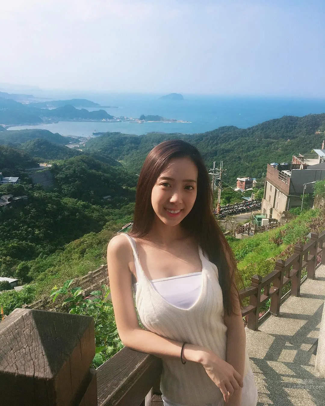 超甜美氣質正妹牙牙！治愈系外表下美背也讓人驚豔 26