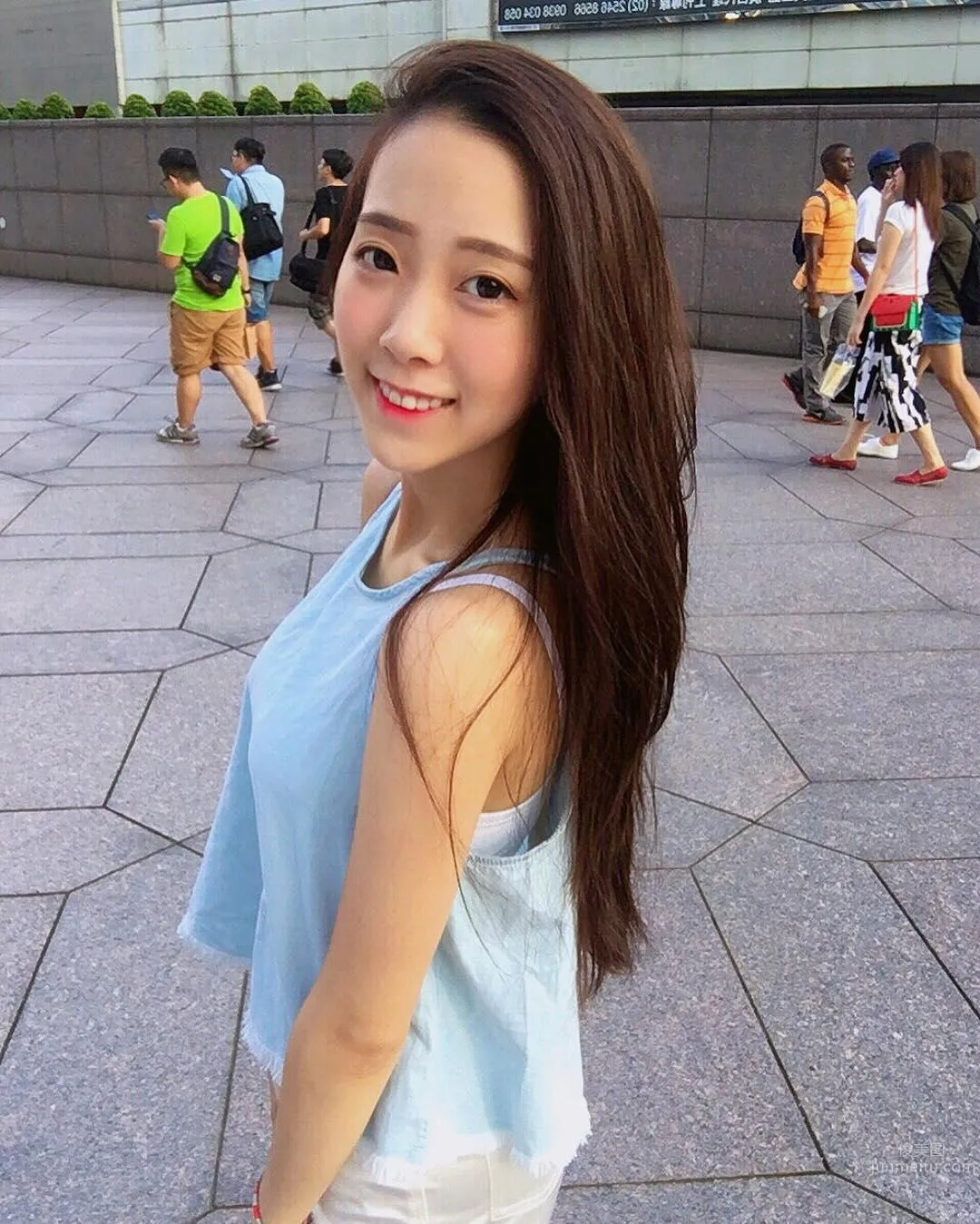 超甜美氣質正妹牙牙！治愈系外表下美背也讓人驚豔 3