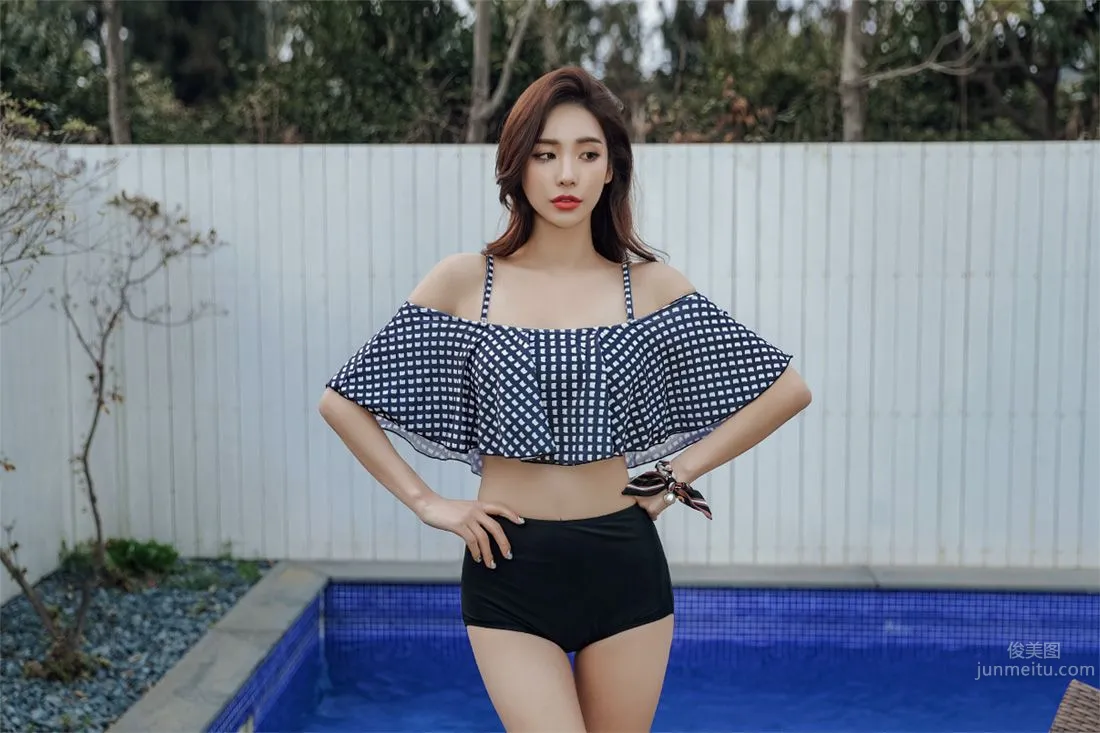Park Da Hyun - Eranzi Bikini Series One photo 26