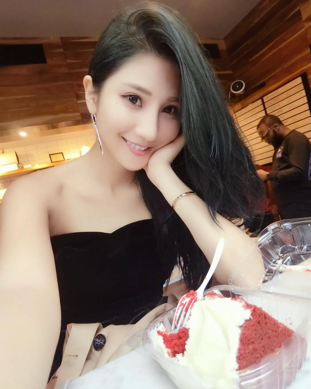 Lin Peiting: Photo Set 2024 photo 30