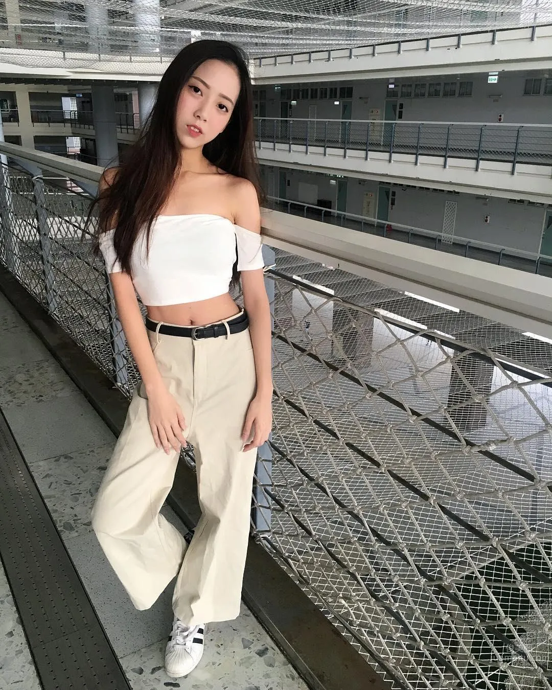 超甜美氣質正妹牙牙！治愈系外表下美背也讓人驚豔 30