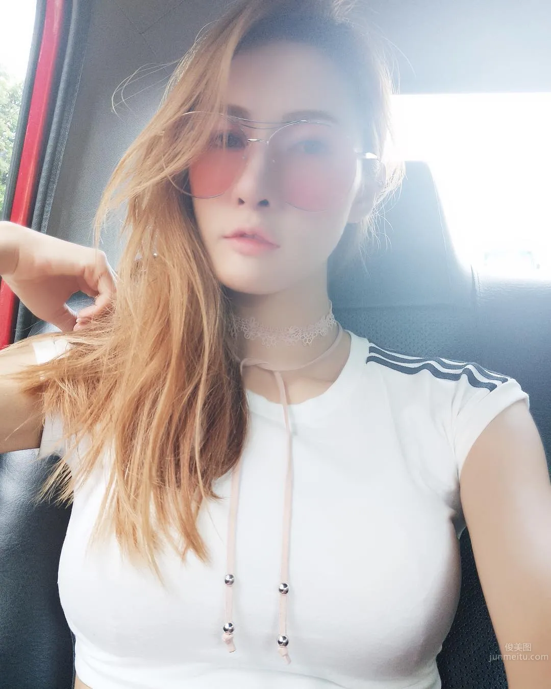性感小辣貓「DJ Pussy Catz」逆天長腿占滿畫面 23