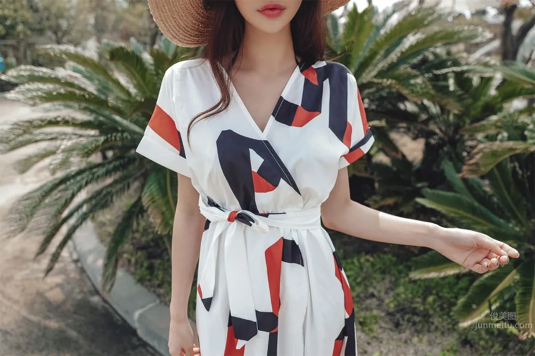 Park Da Hyun - Elegant Long Dress Photo Collage photo 69