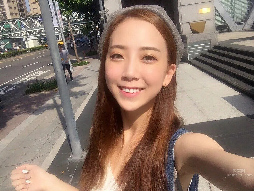 超甜美氣質正妹牙牙！治愈系外表下美背也讓人驚豔 36