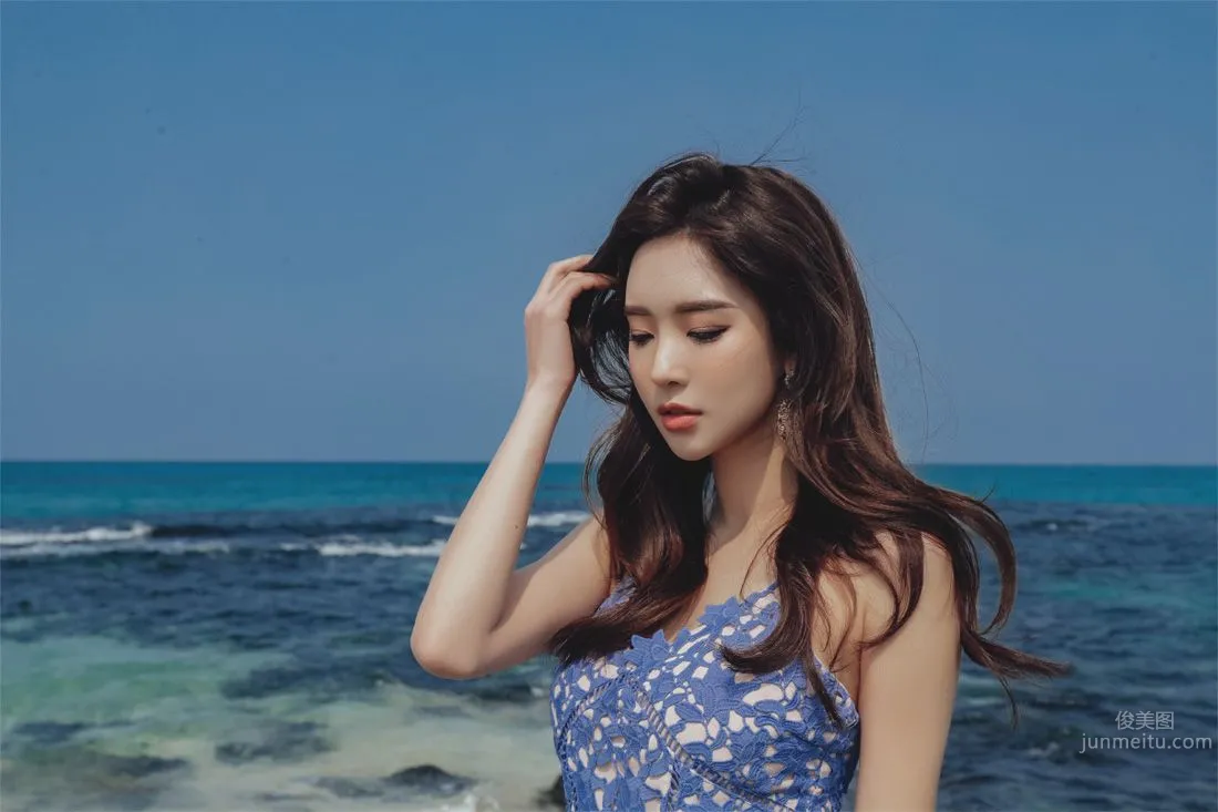 Park Da Hyun - Elegant Long Dress Photo Collage photo 30