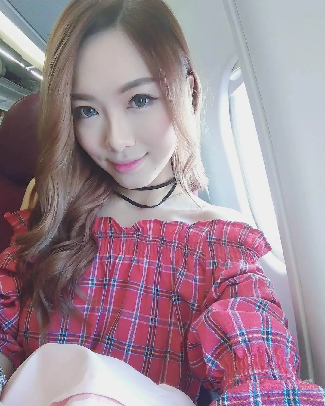 Malaysian Car Model's Domineering Selfie: Don't Mess with Me, I've Trained photo 36