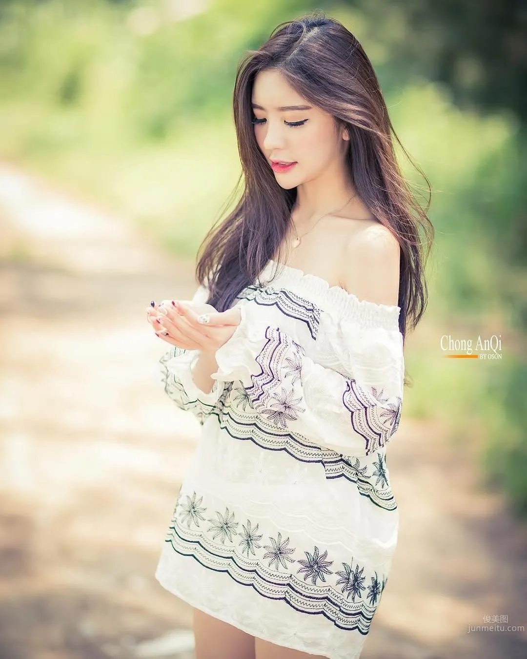 比基尼不要停！清新正妹「Chong Anqi」高顔值看不膩 7