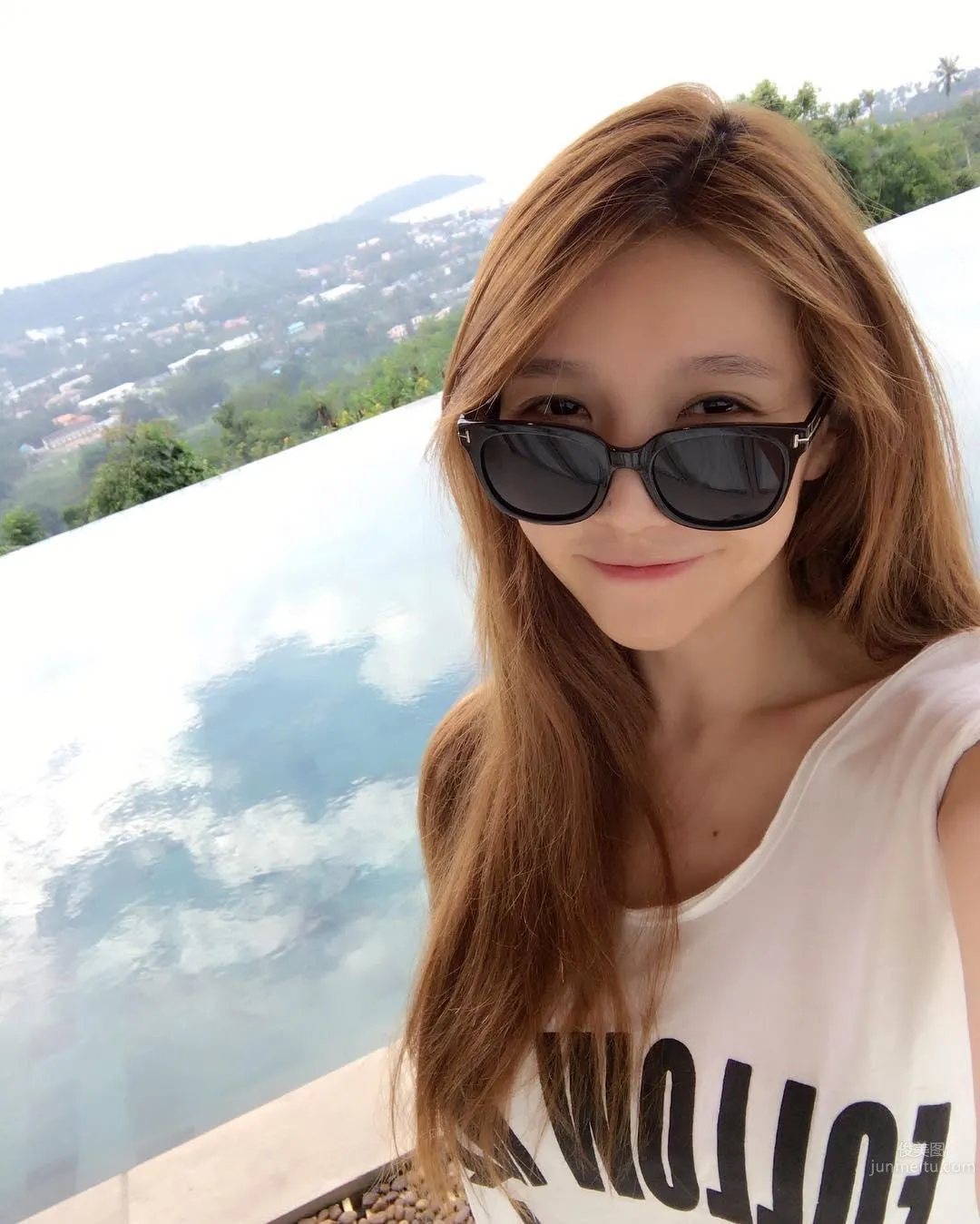 So Hot! South Korean Racing Girl Dominseo, Ant Waist in One Hand photo 9