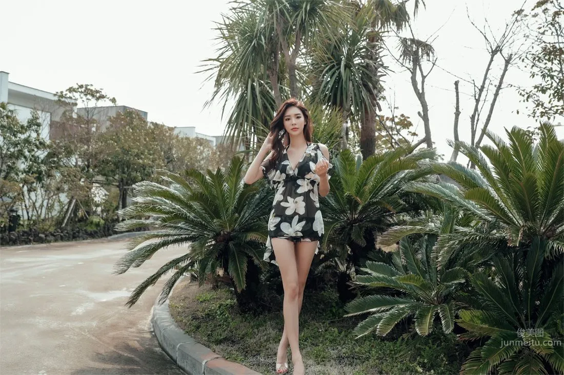 Park Da Hyun - Elegant Long Dress Photo Collage photo 88