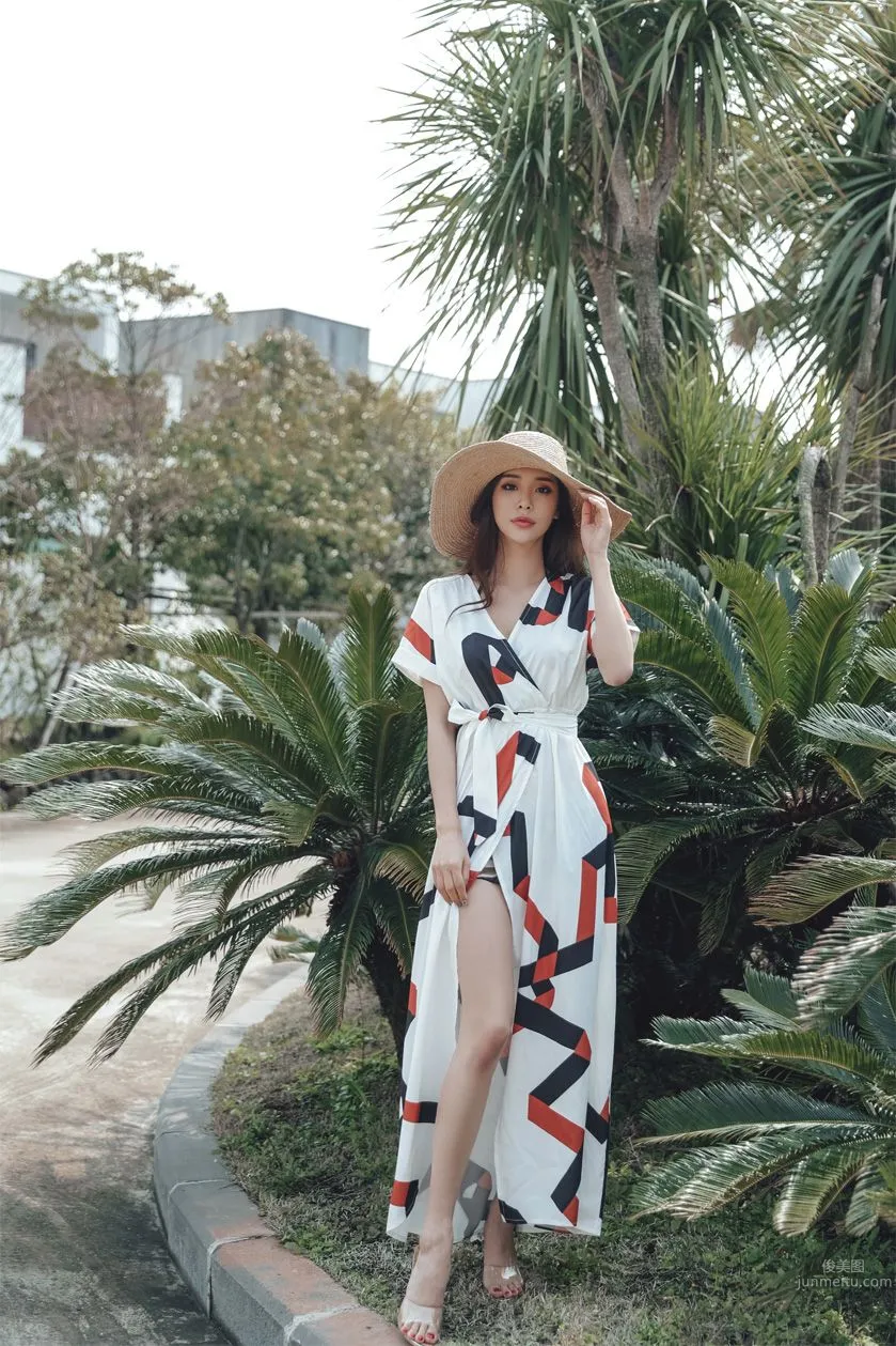 Park Da Hyun - Elegant Long Dress Photo Collage photo 61