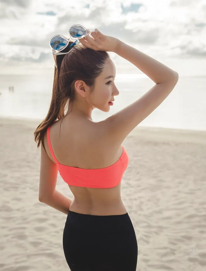 Lee Yeon Jeong, 2017 MayBeach Sportswear Series Two photo 12