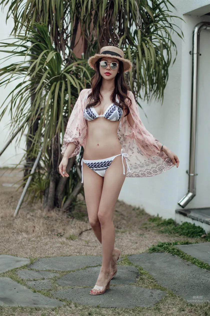 Park Da Hyun - Eranzi Bikini Series One photo 43