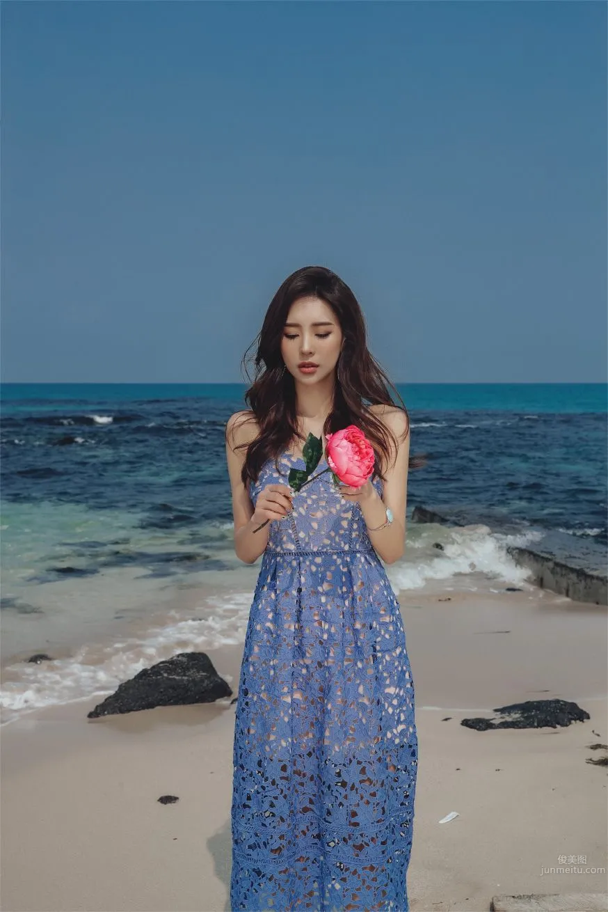 Park Da Hyun - Elegant Long Dress Photo Collage photo 32