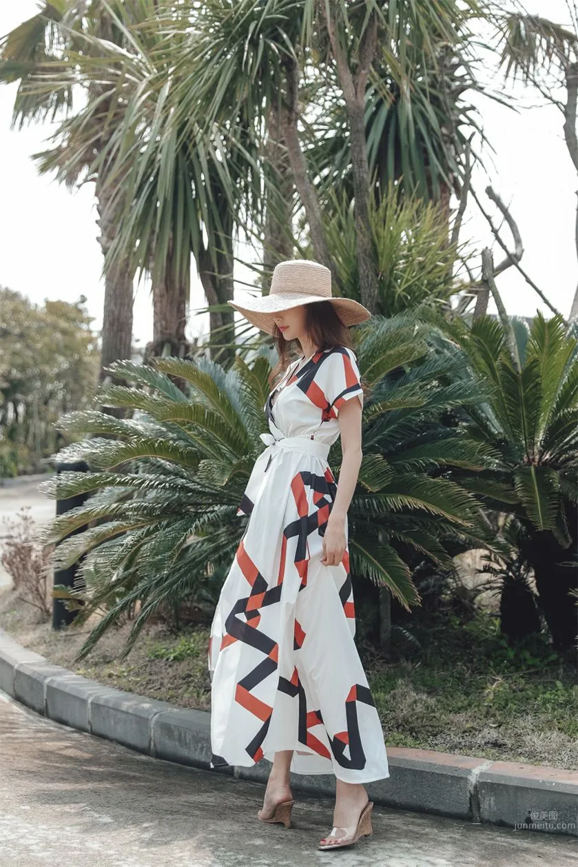 Park Da Hyun - Elegant Long Dress Photo Collage photo 65