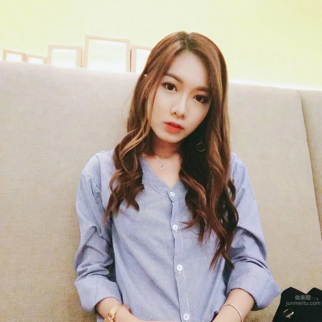 Malaysian Car Model's Domineering Selfie: Don't Mess with Me, I've Trained photo 23
