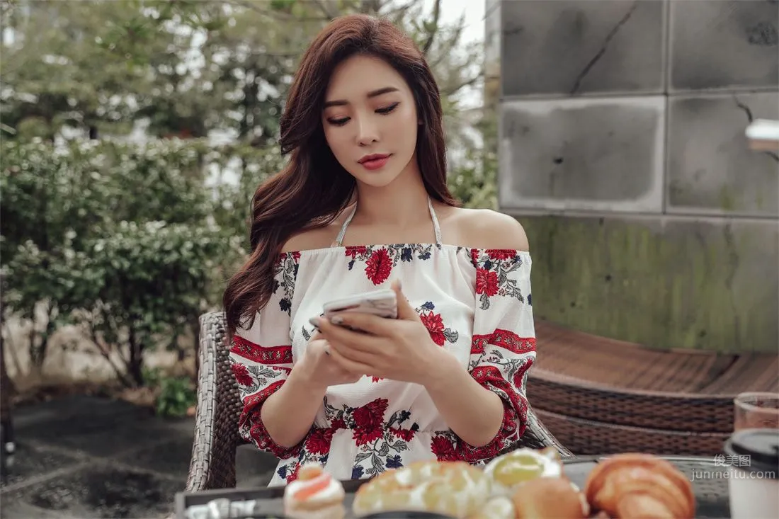 Park Da Hyun - Elegant Long Dress Photo Collage photo 56