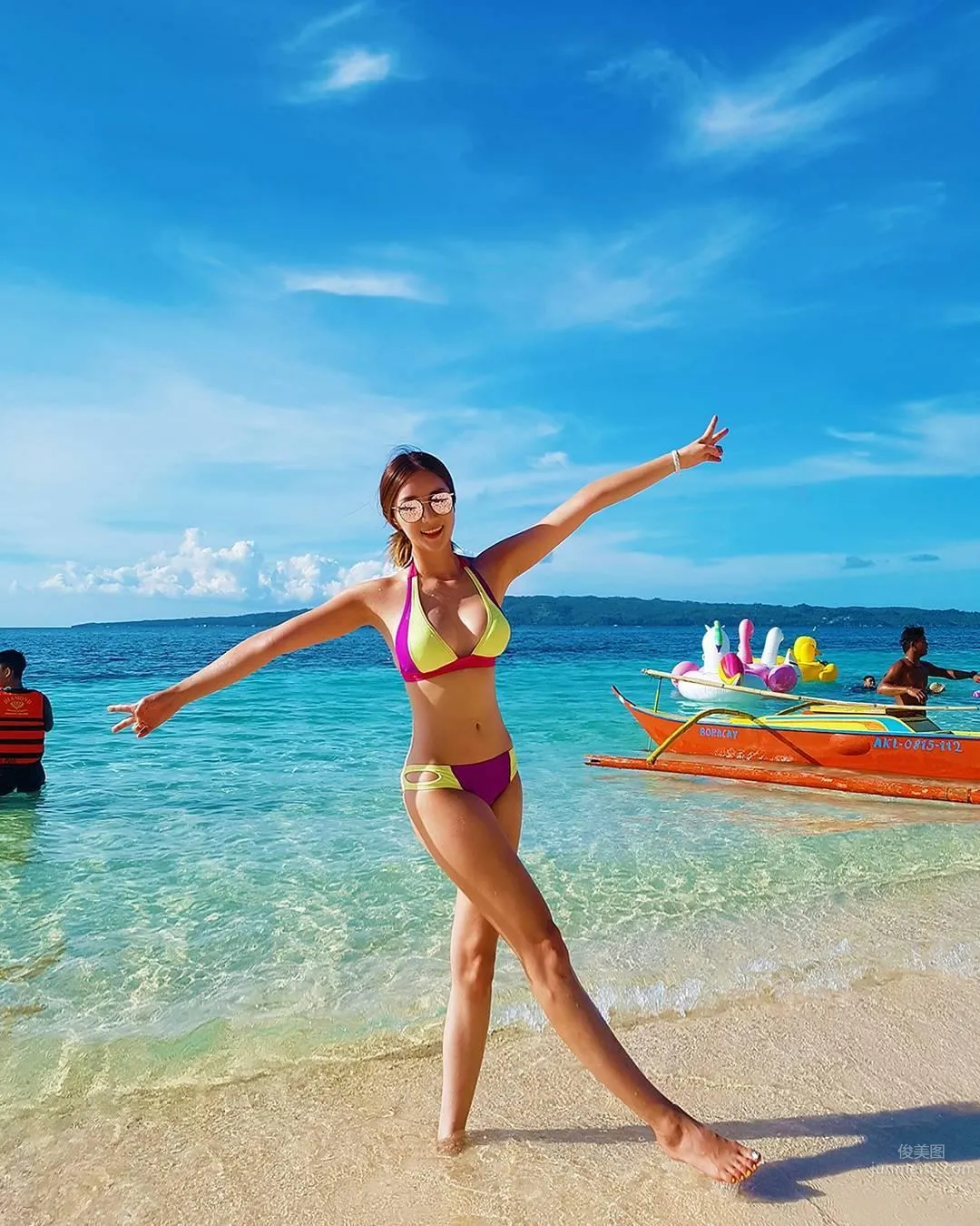 Yeseul Kim - Hot Bikini Beauty Looking Down at the Sea photo 45