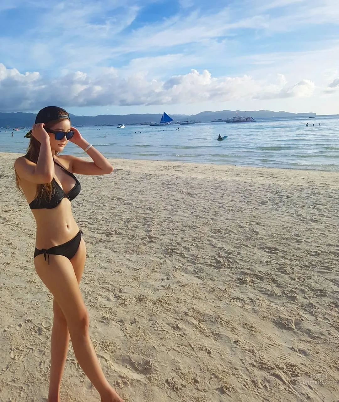 Yeseul Kim - Hot Bikini Beauty Looking Down at the Sea photo 64