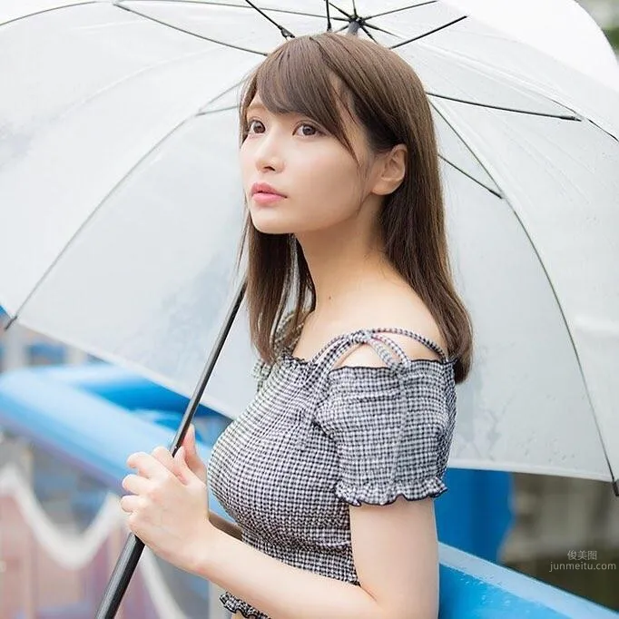 日本妹子似鳥沙也加 浴場裡驚見美若天仙 22