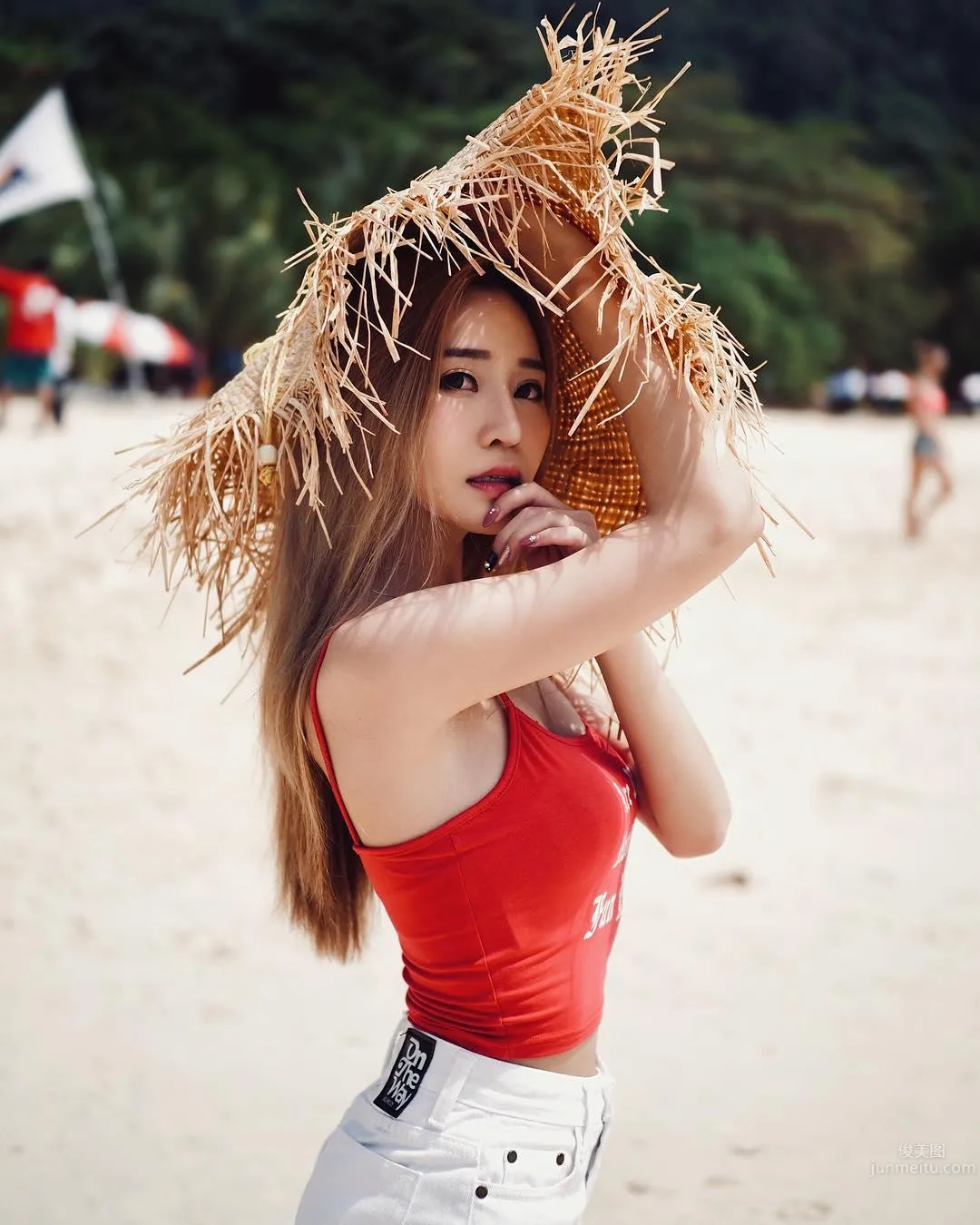 Full of Fanservice! Super High Quality Beach Girl, Great Figure and Very Tempting photo 28
