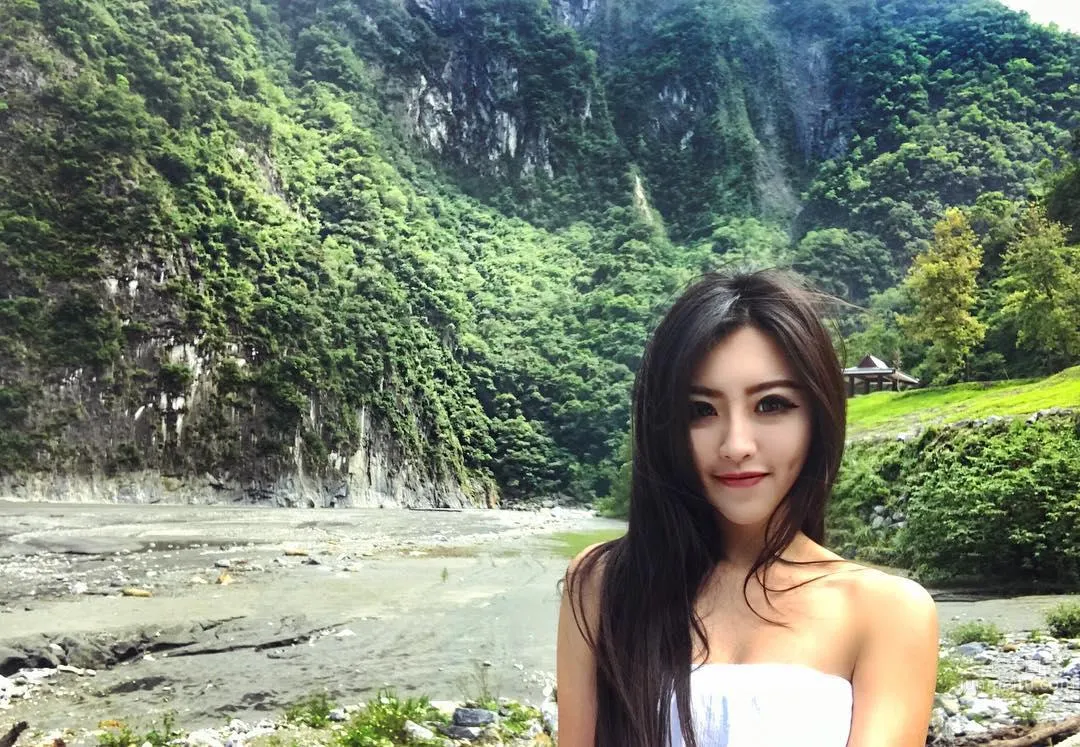 超电眼长荣空姐孙嘉霙 微笑小酒窝让人神魂颠倒_9