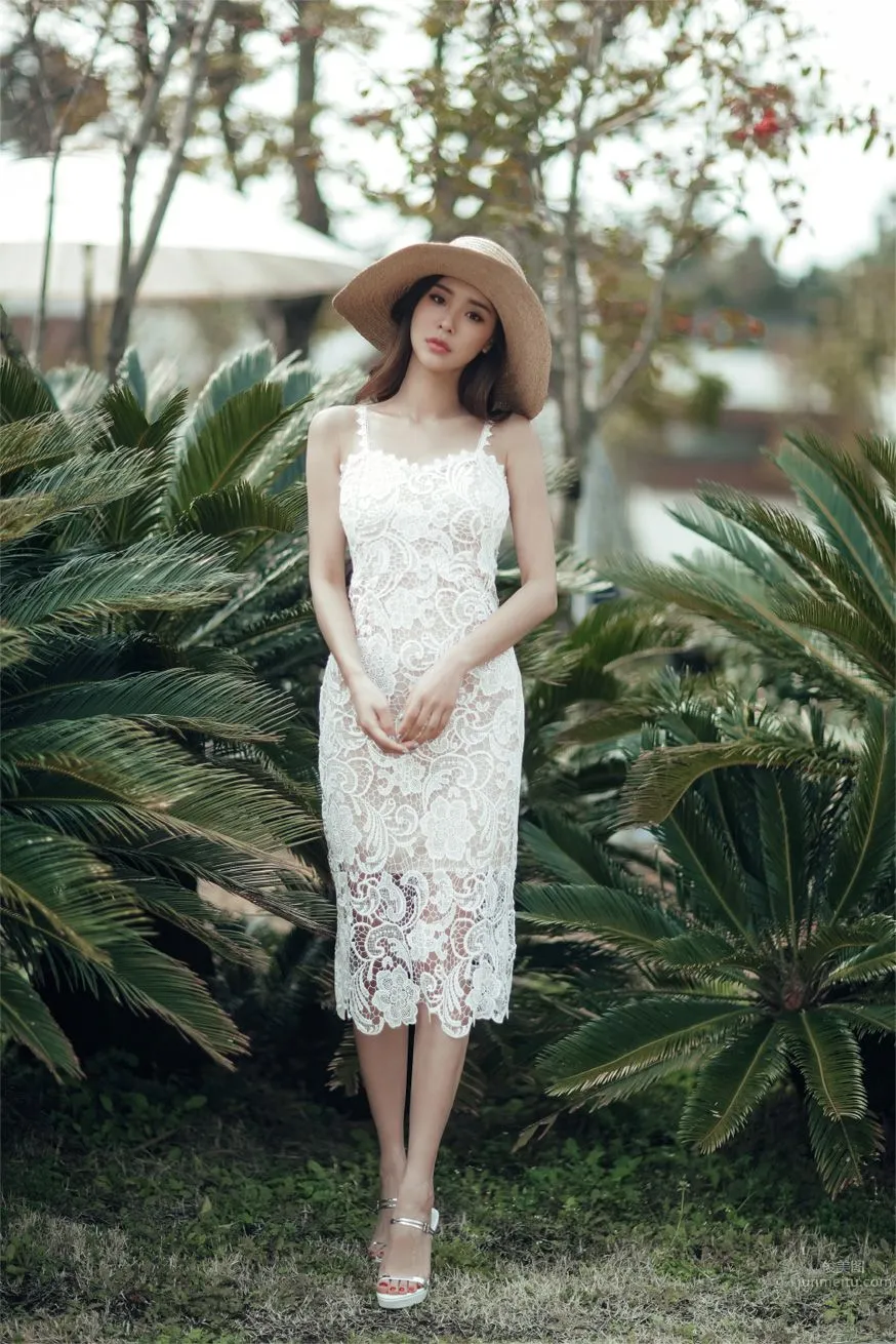 Park Da Hyun - Elegant Long Dress Photo Collage photo 9