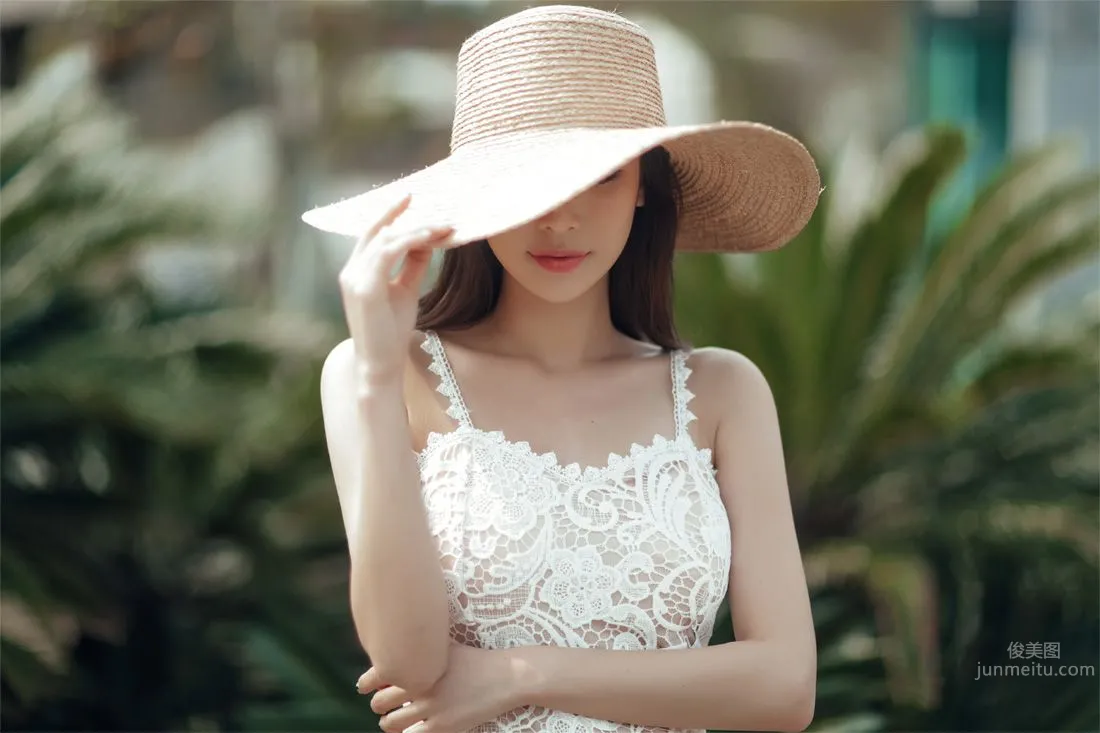 Park Da Hyun - Elegant Long Dress Photo Collage photo 10