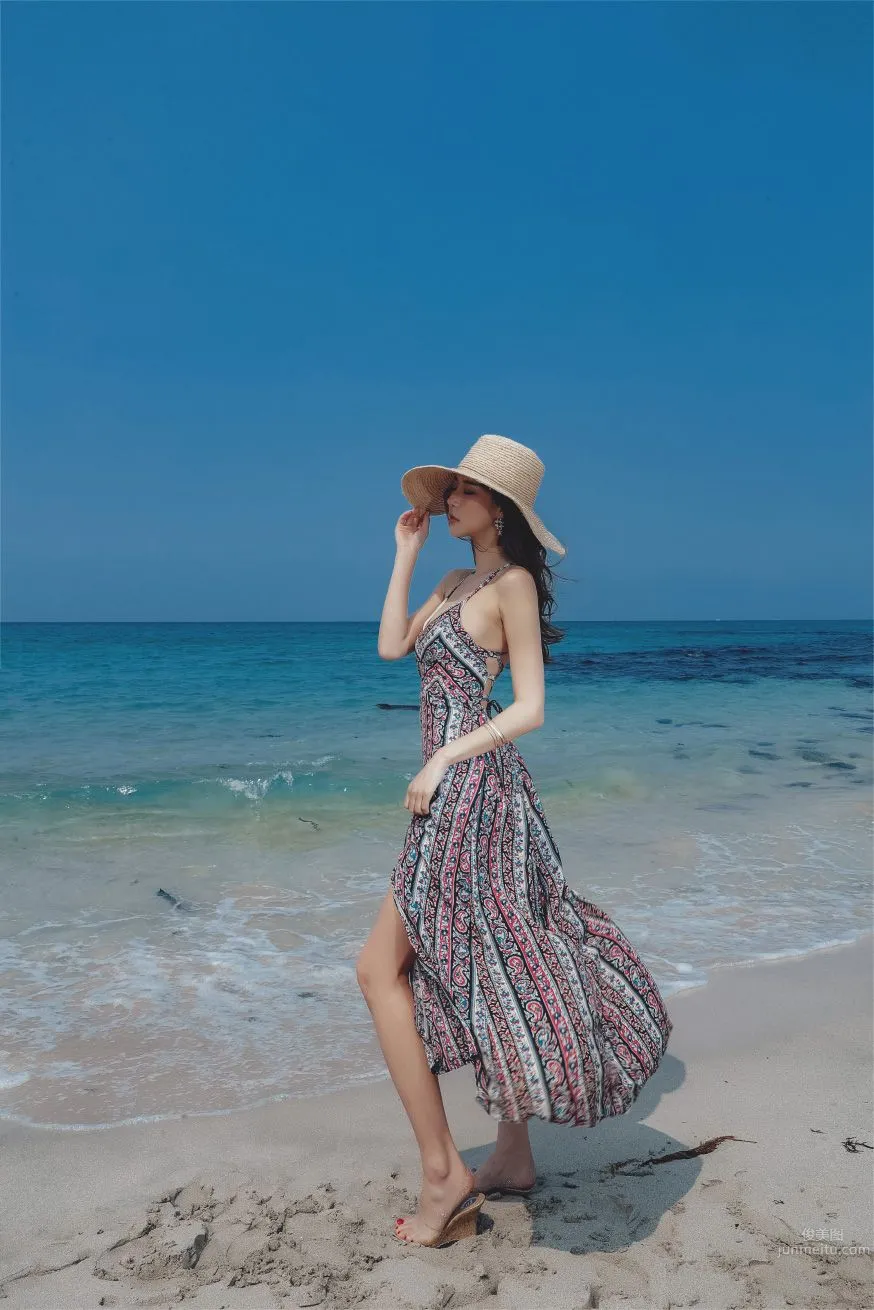 Park Da Hyun - Elegant Long Dress Photo Collage photo 45