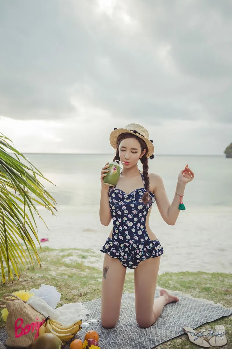 Lee Yeon Jeong - 2017 MayBeach Bikini Series Seven photo 33